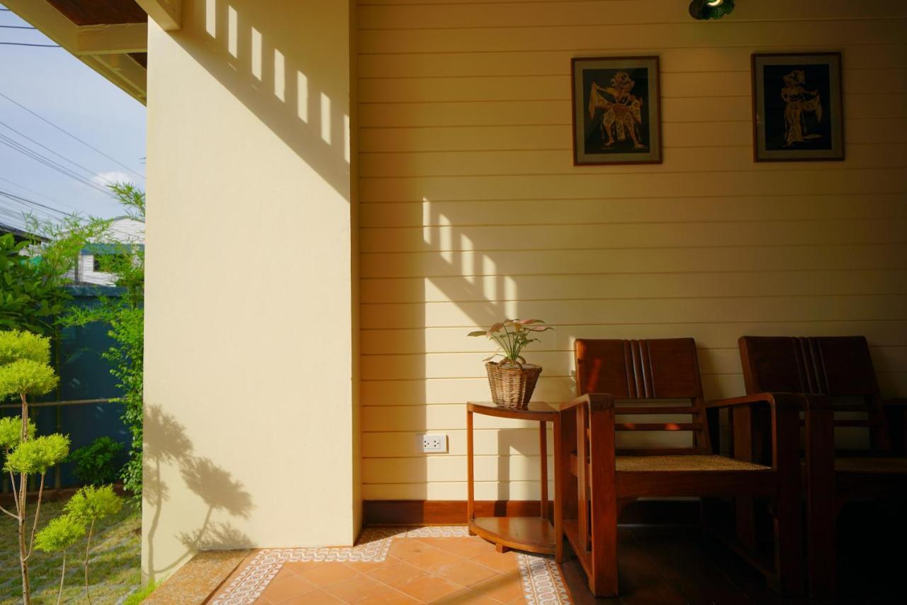 Priya Boutique House Bed & Breakfast Bangkok Exterior foto