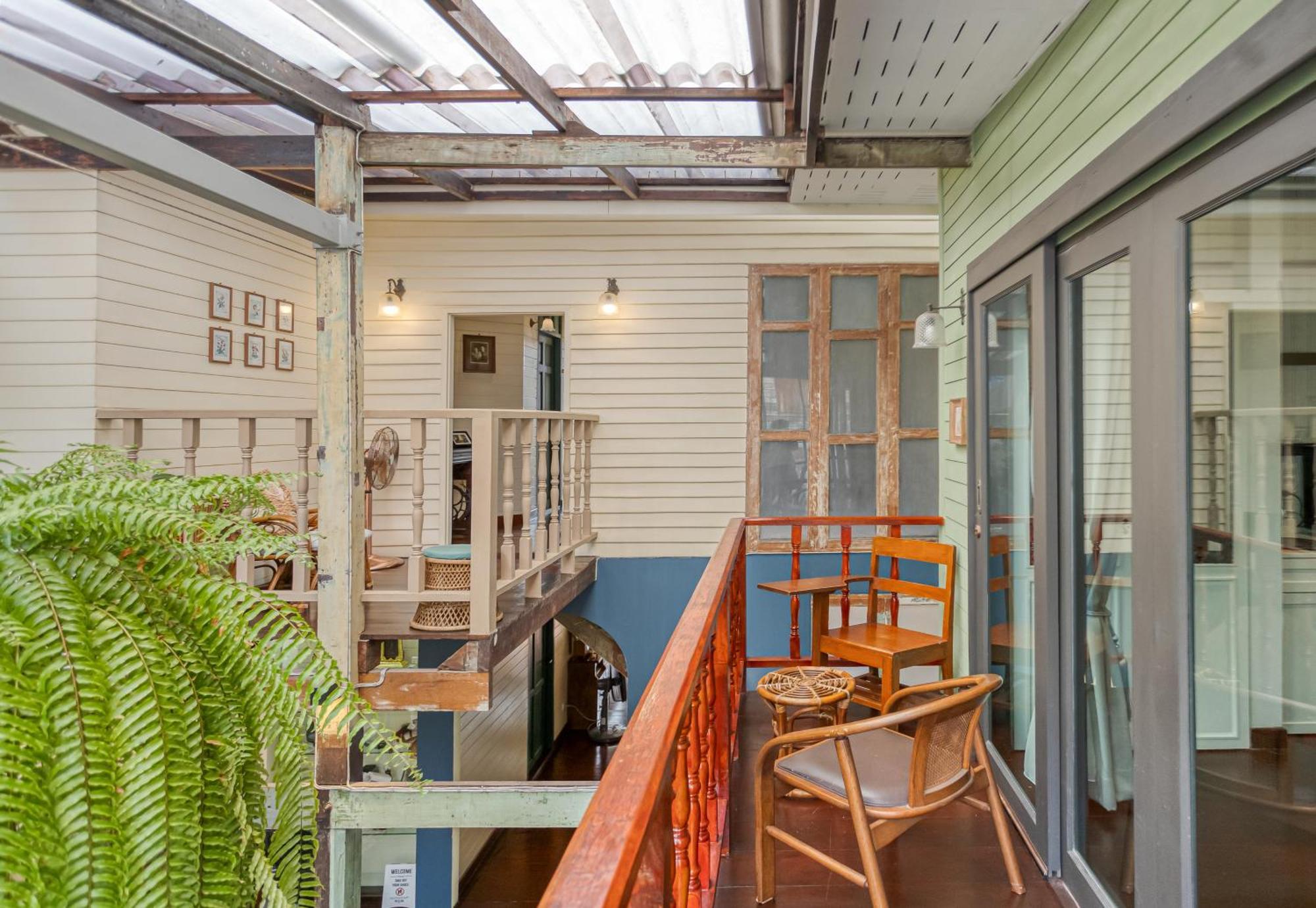 Priya Boutique House Bed & Breakfast Bangkok Exterior foto