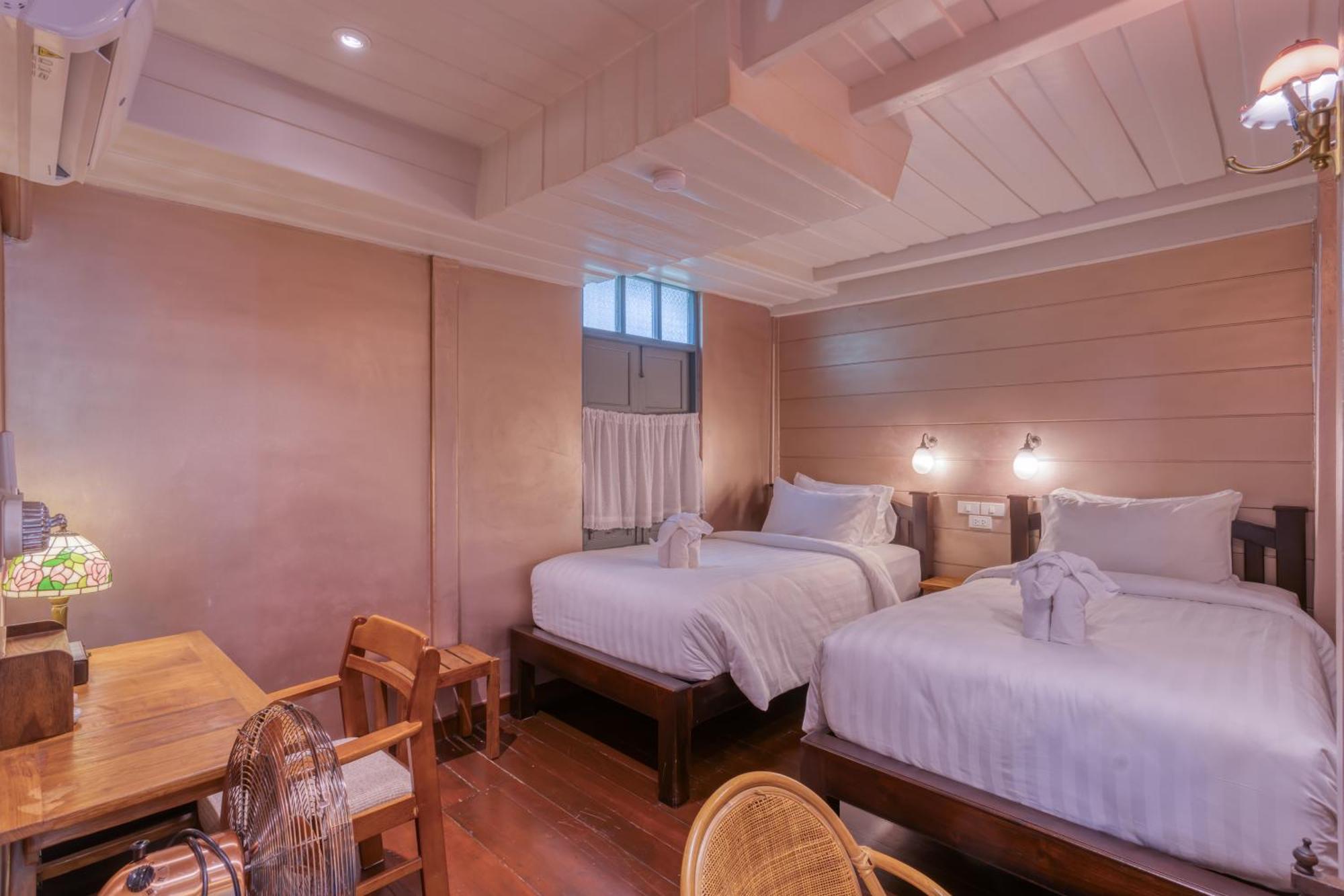 Priya Boutique House Bed & Breakfast Bangkok Exterior foto