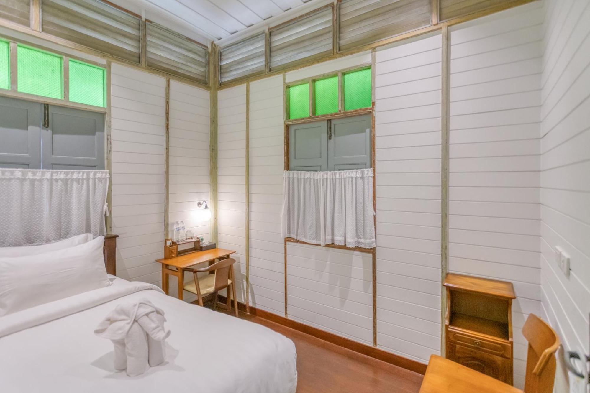 Priya Boutique House Bed & Breakfast Bangkok Exterior foto