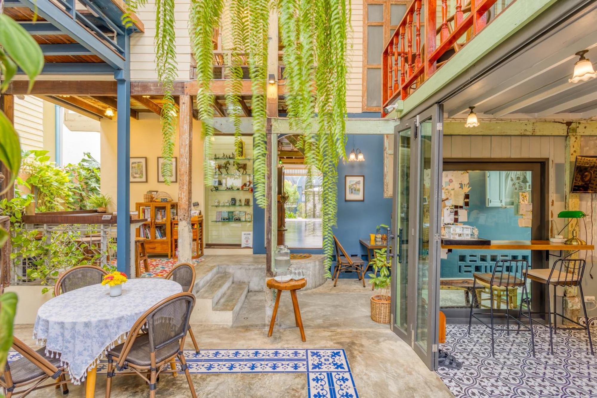 Priya Boutique House Bed & Breakfast Bangkok Exterior foto