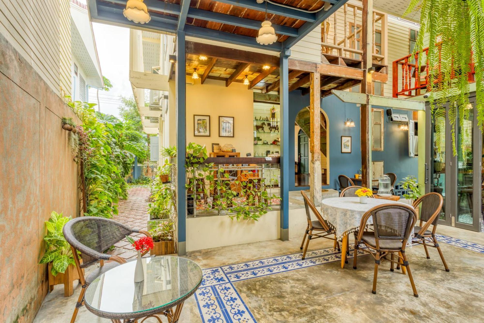Priya Boutique House Bed & Breakfast Bangkok Exterior foto